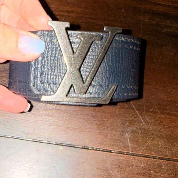 LV reversible belt! Black and Blue leather with a stunning dark grey LV logo. - Picture 2 of 3